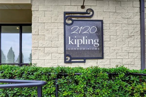 2120 KIPLING ST 209