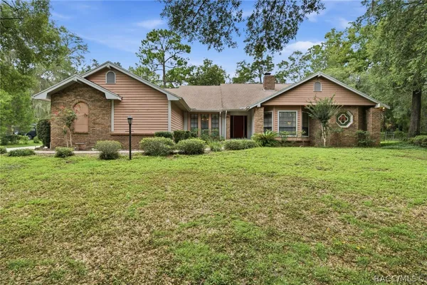 2705 W LIVE OAK ST