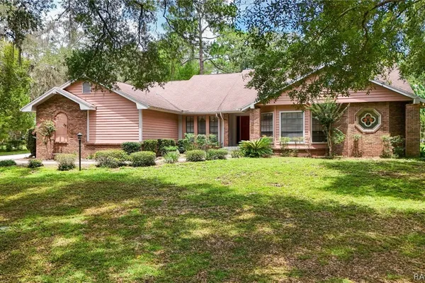 2705 W LIVE OAK ST