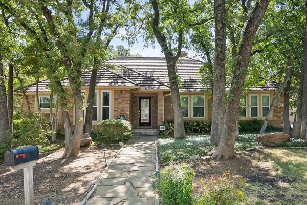 1919 CREEK WOOD DR