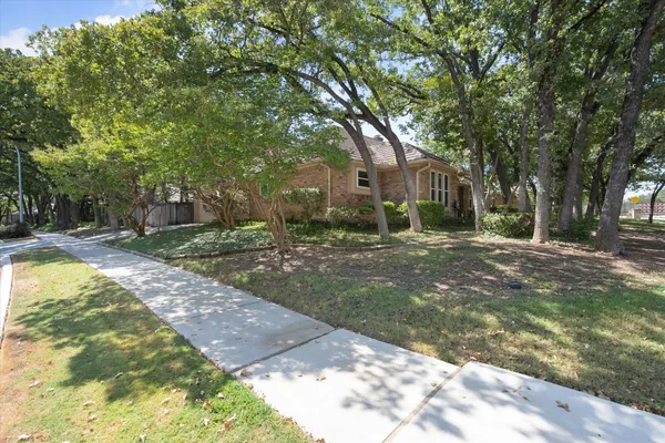 1919 CREEK WOOD DR