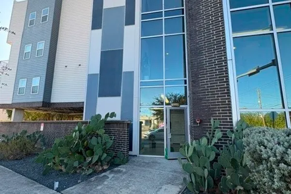 1011 STUDEMONT ST STE 204