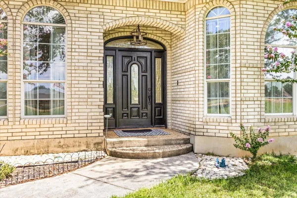 306 KERRY LN