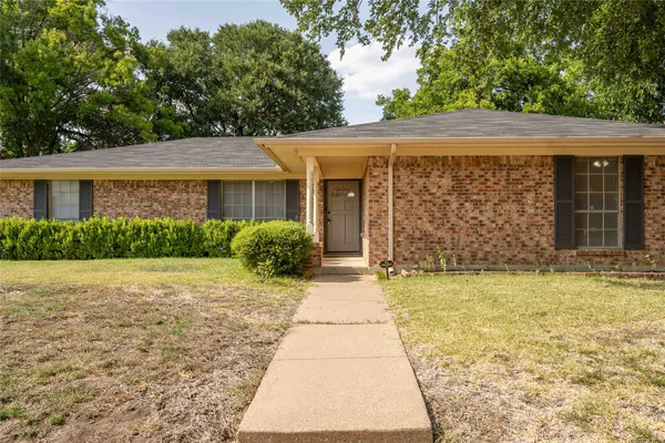 2001 CHALICE RD