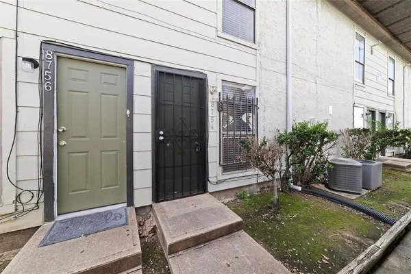 8754 VILLAGE OF FONDREN DR 8754