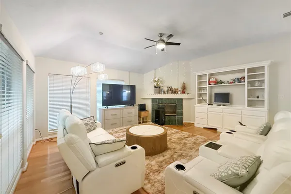 2723 KIMBLETON CT