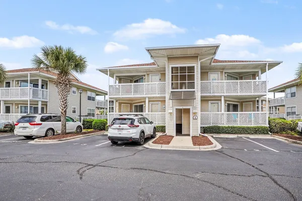 300 SHOREHAVEN DR I-2