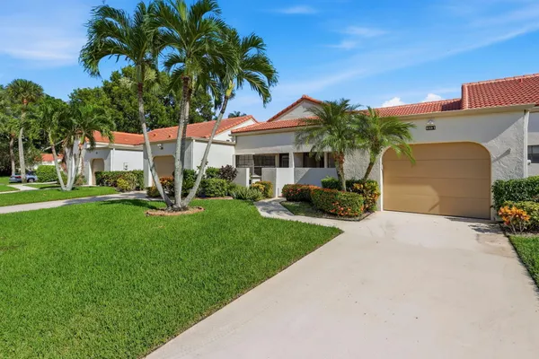 5887 PARKWALK CIR