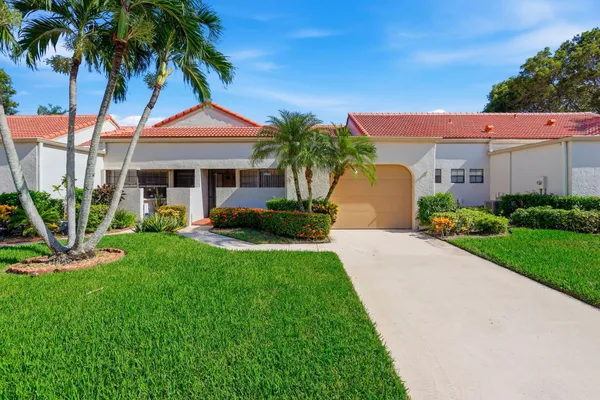 5887 PARKWALK CIR