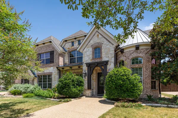 132 TOWNLAKE DR