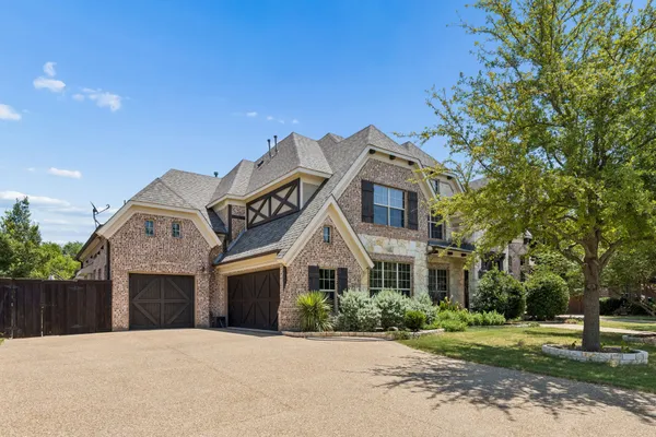 132 TOWNLAKE DR
