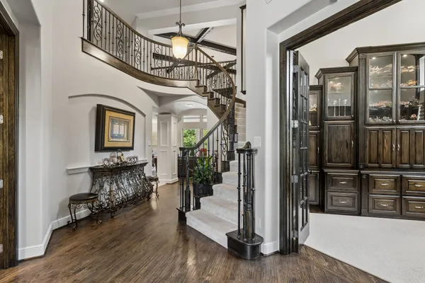 132 TOWNLAKE DR