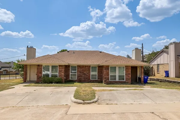 113 OAK WOOD LN