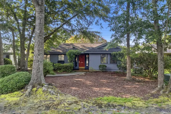 919 CEDARWOOD CIR