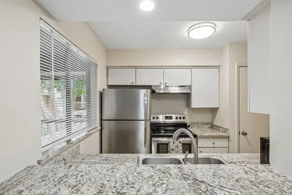 5138 AMESBURY DR 211