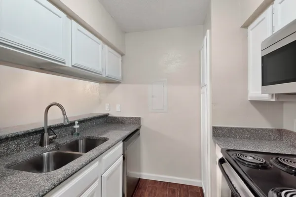 9611 WALNUT ST 1105