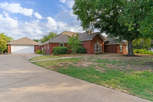 501 VALLE VISTA CT