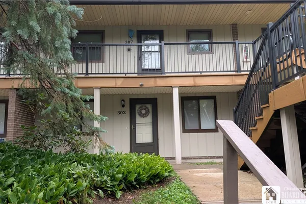 302 EDGEWATER DR