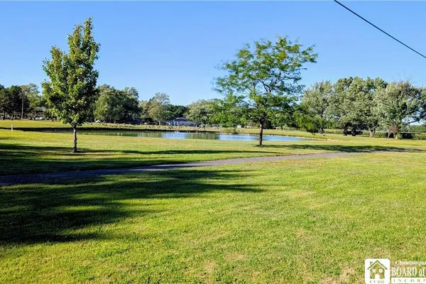 302 EDGEWATER DR