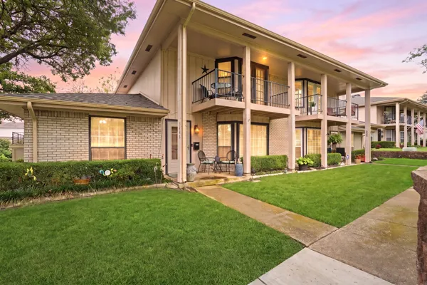 5860 MARINA DR 24