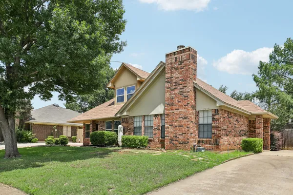 2710 NEWKIRK CT