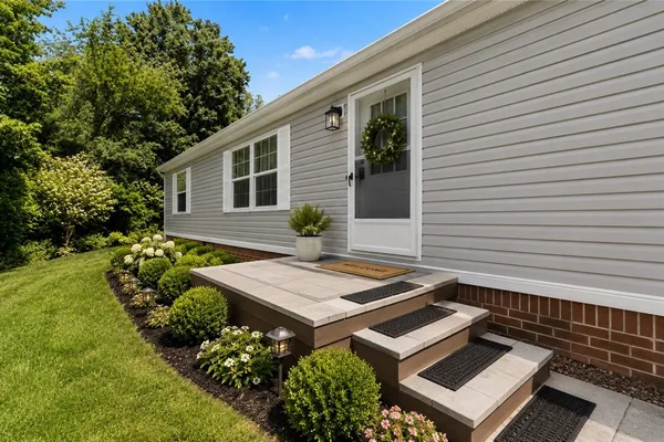 111 PEMBROOKE DR