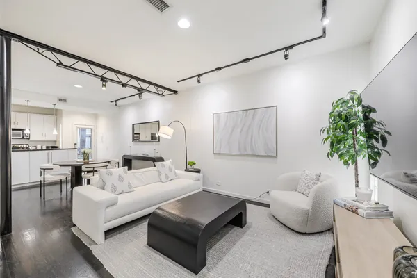 4242 BUENA VISTA ST 21