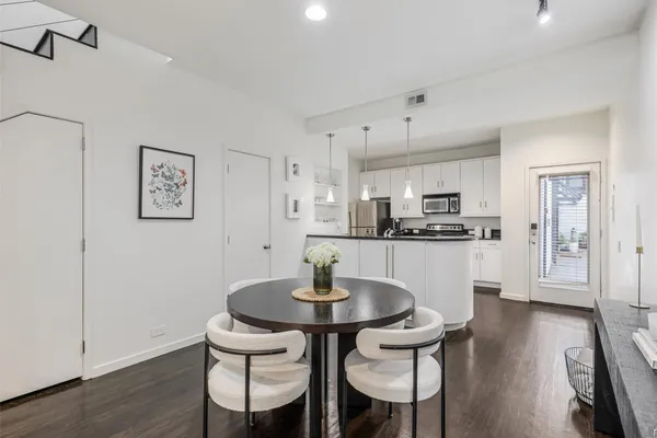 4242 BUENA VISTA ST 21