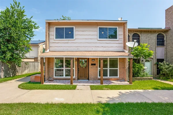 3110 ROUNDTREE LN