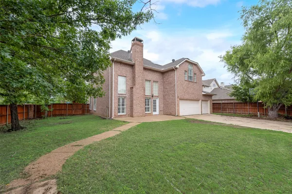1303 WESTCHESTER DR