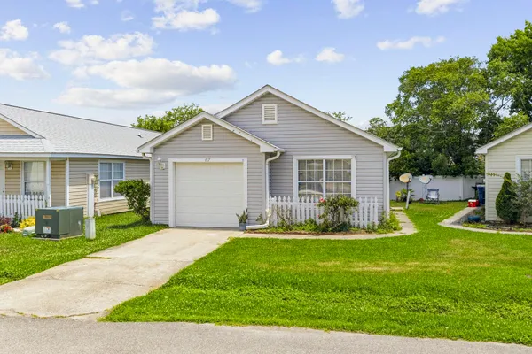 417 CHESTERFIELD CT