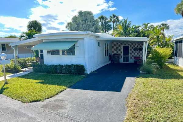 425 BOUGAINVILLA DR