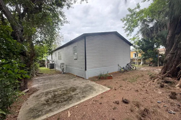 10548 SANDALFOOT BLVD
