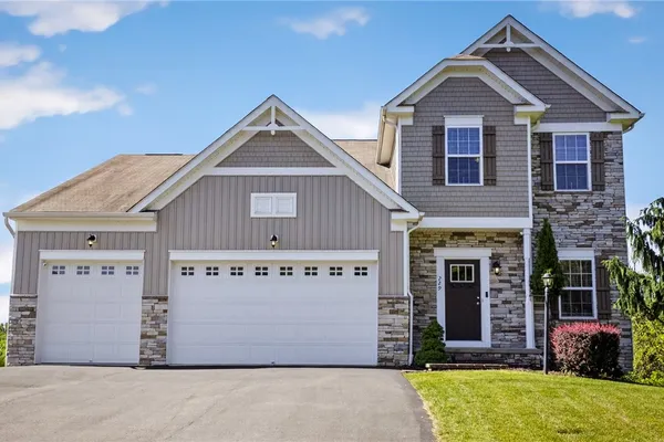229 W COUNTRY BARN RD