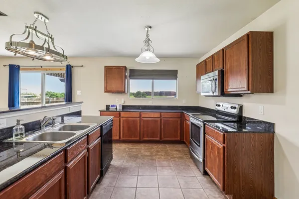 8111 MACGREGOR DR