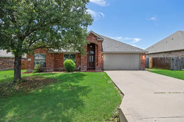 107 MEADOWLARK DR
