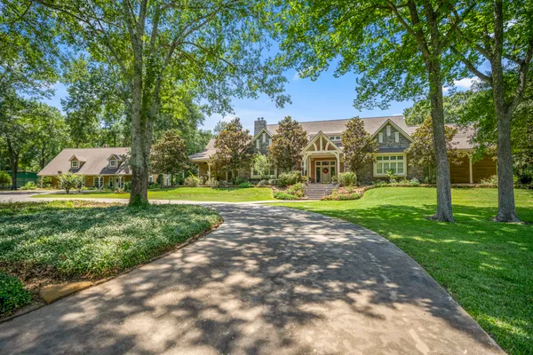 1007 HUNTERS CREEK WAY