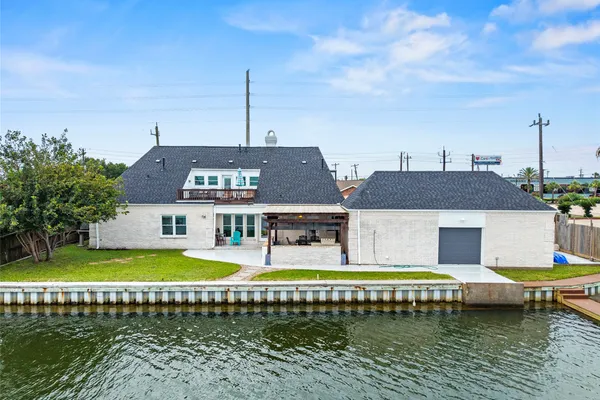 36 S SHORE DR