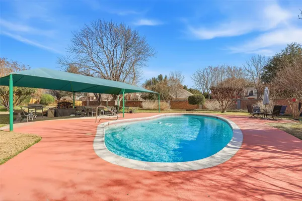 5949 RIVER BEND DR