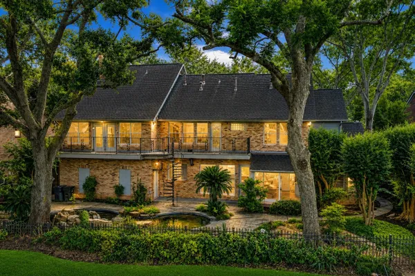 3826 COLONY WOODS DR