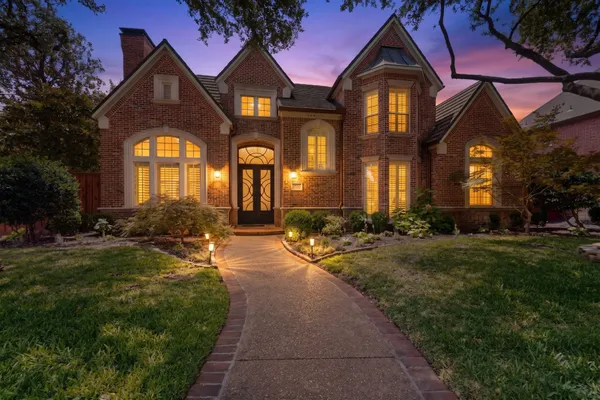 5700 WALDEN DR