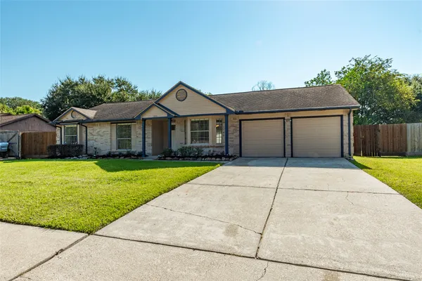 1304 PINEY WOODS DR