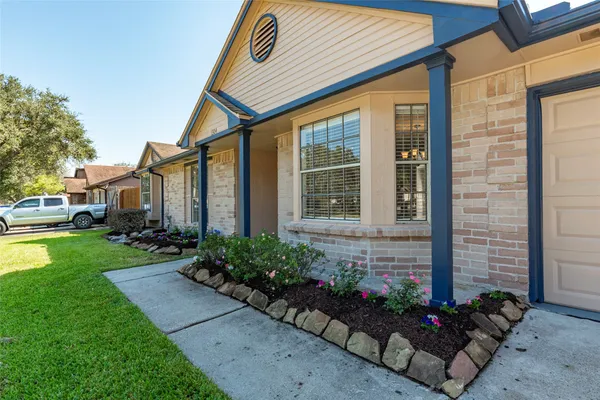 1304 PINEY WOODS DR