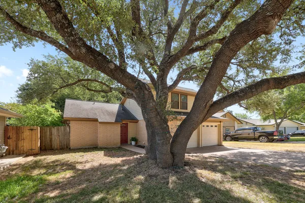 706 MILTON CV