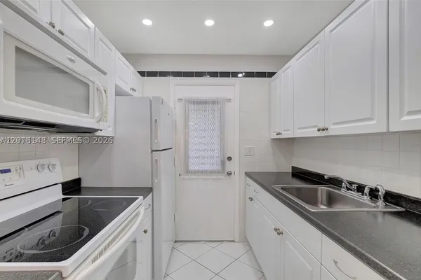 17001 NE 13TH AVE 306