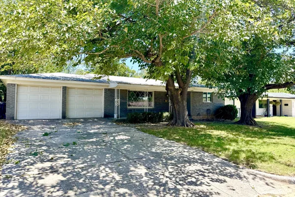 3912 SHAWNEE TRL