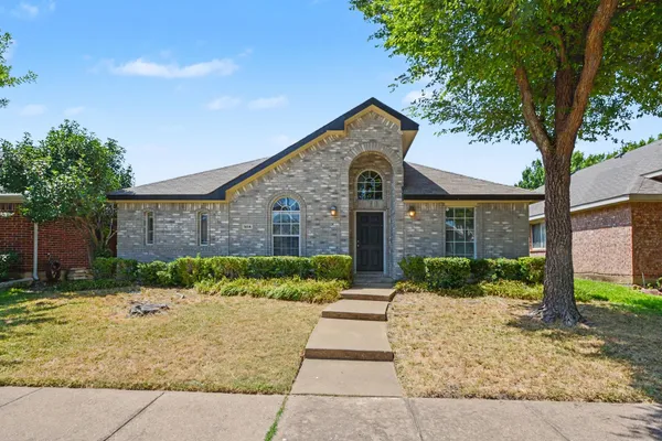 1614 WOODHAVEN CT