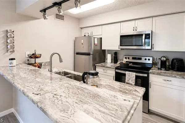 5321 SUMMERLIN RD 2112