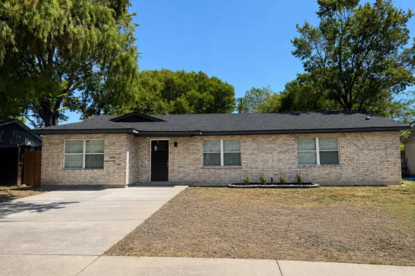 1842 DELMAR DR