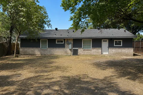 1842 DELMAR DR